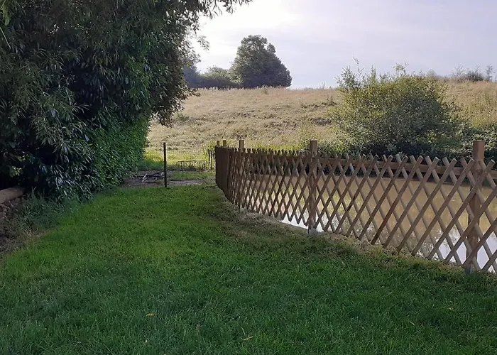 Maison Avec Mare 펜션 *